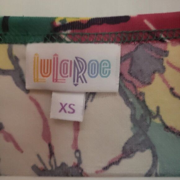 LuLaRoe Multi-colored Flowers Green Background Gigi T-Shirt - Picture 2 of 6